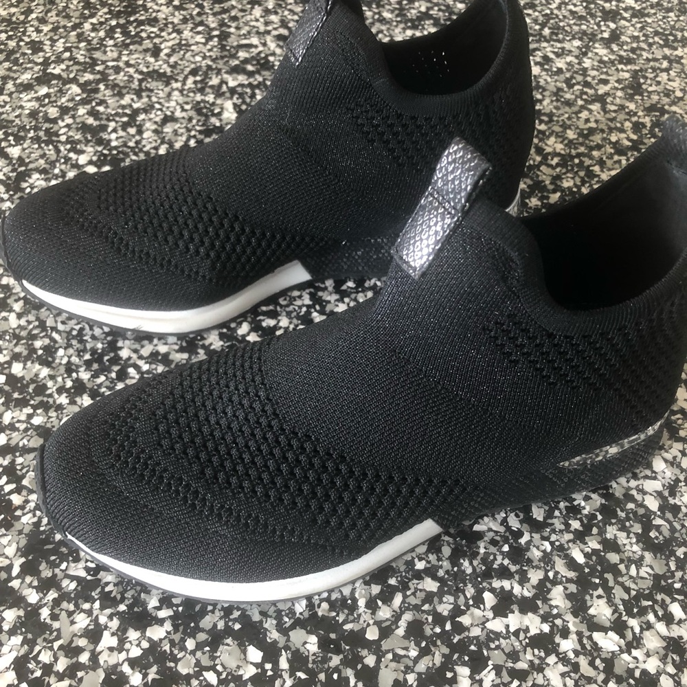 Worn 1x J Slides slip on metallic black sneakers! Size 8